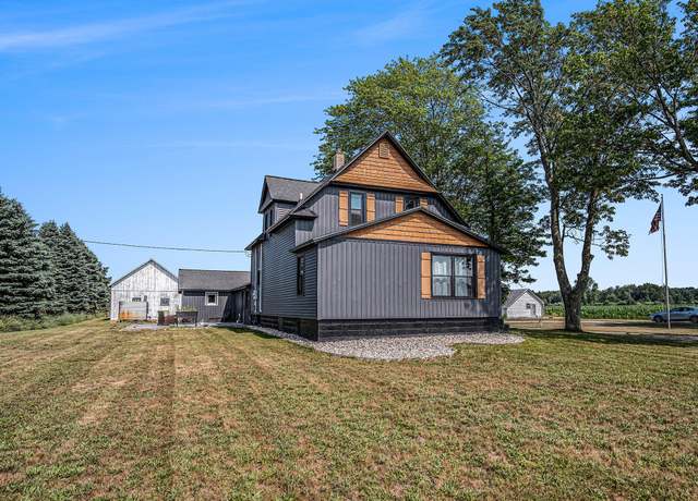 Property at 8666 S Warner Ave, Fremont, MI 49412, 4 beds, 2 baths