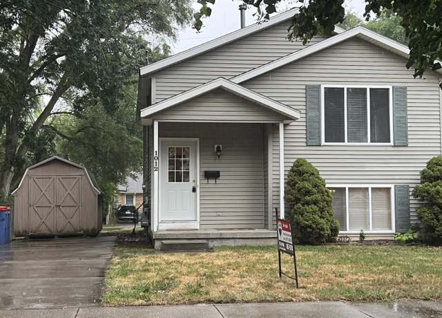 Property at 1012 Sibley Dr NW, Grand Rapids, MI 49504, 4 beds, 2 baths