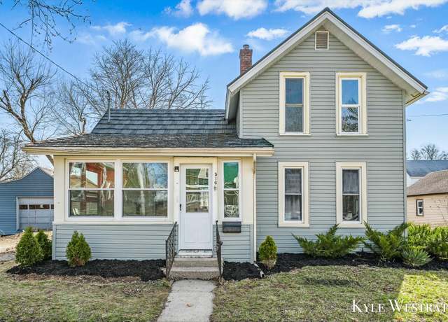 Property at 516 Pearl St, Belding, MI 48809, 3 beds, 1 bath