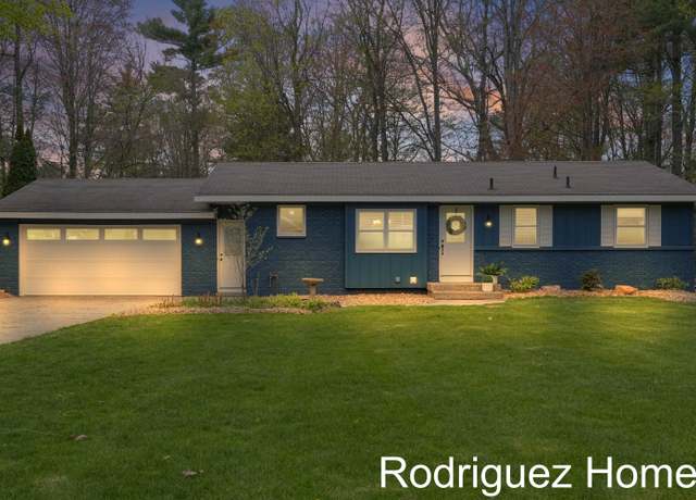 Property at 6895 Pinebrook Dr, Hudsonville, MI 49426, 4 beds, 2.5 baths