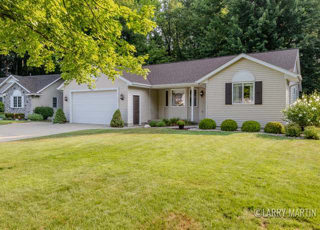 Property at 4267 Bass Creek Dr, Hudsonville, MI 49426, 4 beds, 2.5 baths
