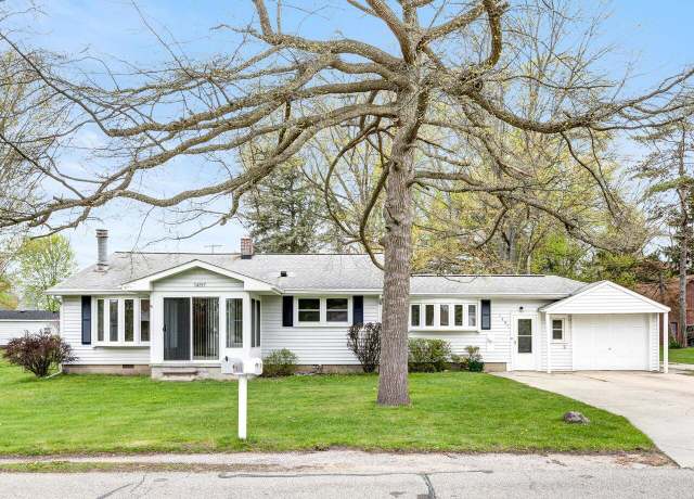 Property at 1497 State St, Algonac, MI 48001, 4 beds, 1.5 baths