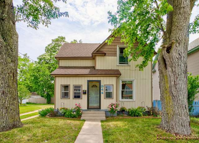 Property at 944 Burton St SW, Wyoming, MI 49509, 4 beds, 1 bath