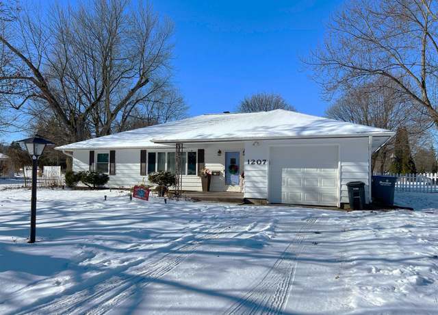 Property at 1207 Wilson Ave, Sturgis, MI 49091, 3 beds, 1.5 baths