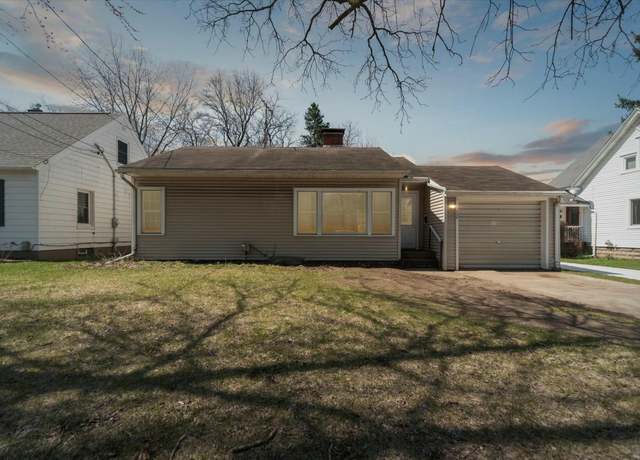 Property at 708 S Cochran Ave, Charlotte, MI 48813, 2 beds, 1 bath