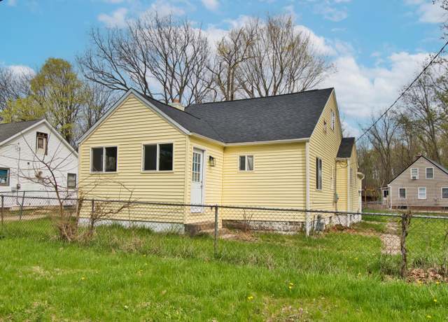 Property at 1003 Pine St, Niles, MI 49120, 2 beds, 1 bath
