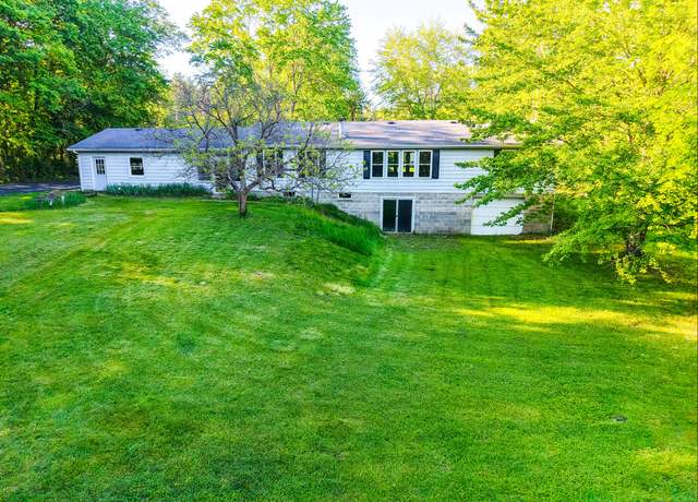 Property at 6340 Warren Woods Rd, Three Oaks, MI 49128, 3 beds, 2 baths