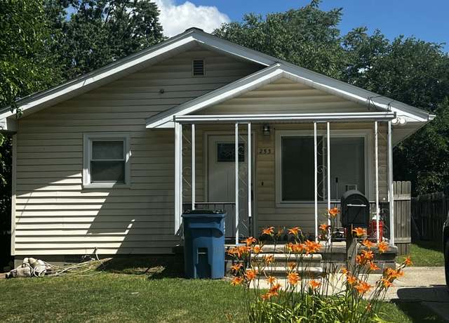 Property at 253 Murray St SW, Wyoming, MI 49548, 2 beds, 1 bath