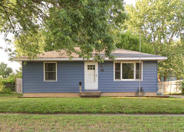 Property at 823 34th St SW, Wyoming, MI 49509, 3 beds, 2 baths