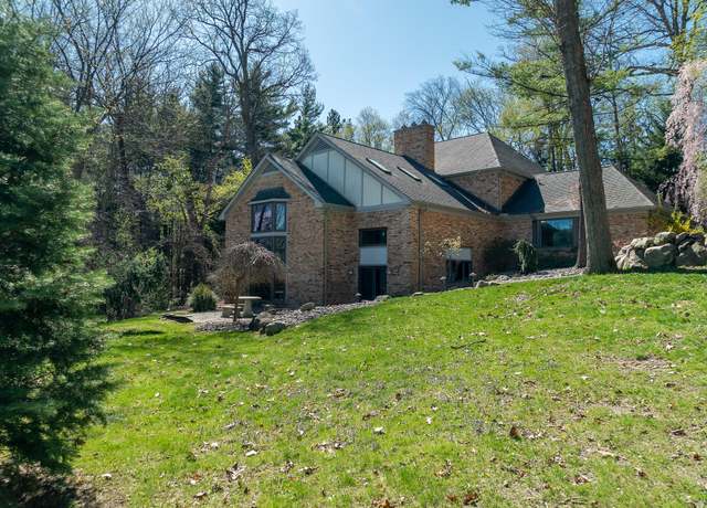 Property at 4693 Gallagher Rd, Rochester, MI 48306, 4 beds, 3.5 baths