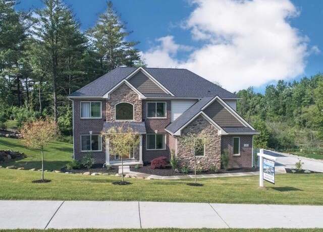 Property at 270 Fairway View Dr, Oxford, MI 48371, 4 beds, 2.5 baths