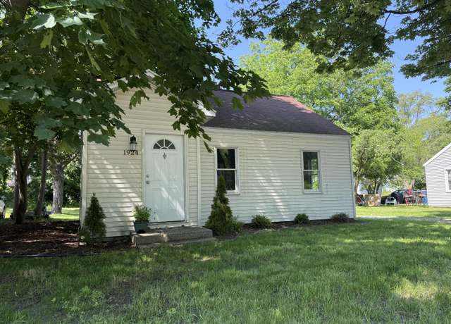 Property at 1924 W Sherman Blvd, Muskegon, MI 49441, 2 beds, 1 bath