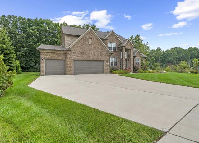 Property at 27003 Celtic Dr, Flat Rock, MI 48134, 4 beds, 2.5 baths