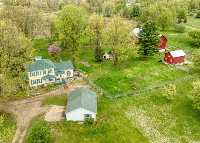 Property at 23000 Hutchinson Rd, Battle Creek, MI 49017, 4 beds, 3 baths