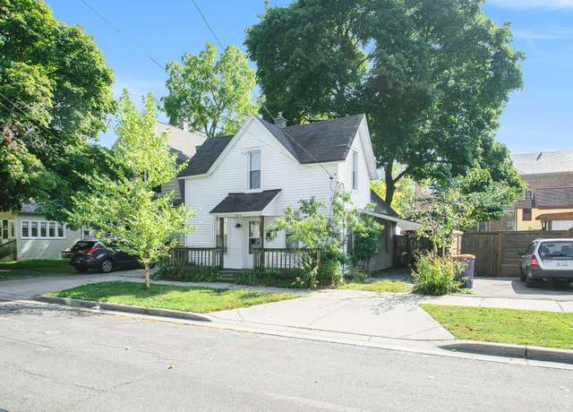 Property at 208 Palmer St NE, Grand Rapids, MI 49505, 2 beds, 1 bath