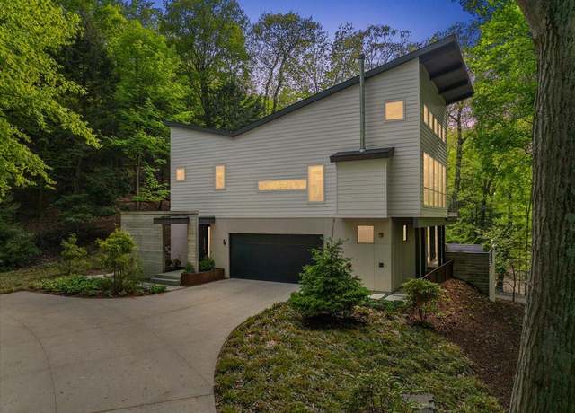 Property at 371 Dunegrass Circle Dr, Saugatuck, MI 49453, 4 beds, 3.5 baths