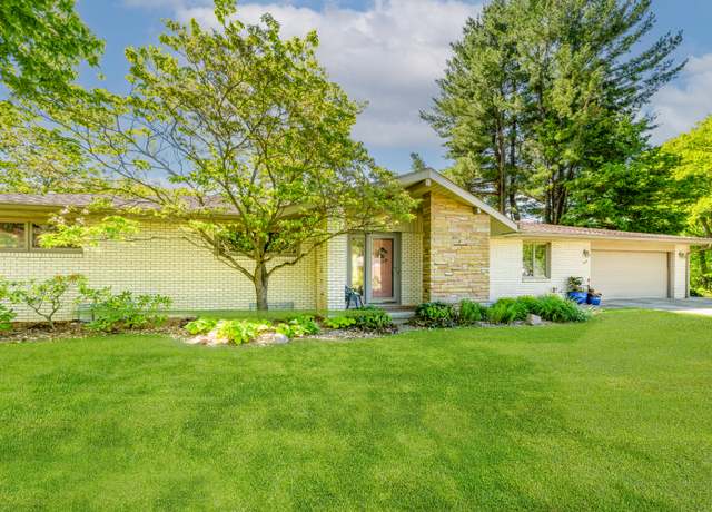 Property at 1522 S Riviera Dr, Stevensville, MI 49127, 3 beds, 3 baths