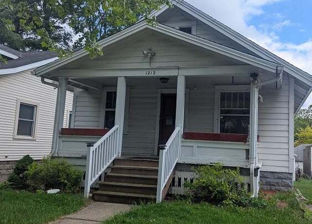 Property at 1212 Climax St, Lansing, MI 48912, 3 beds, 1 bath