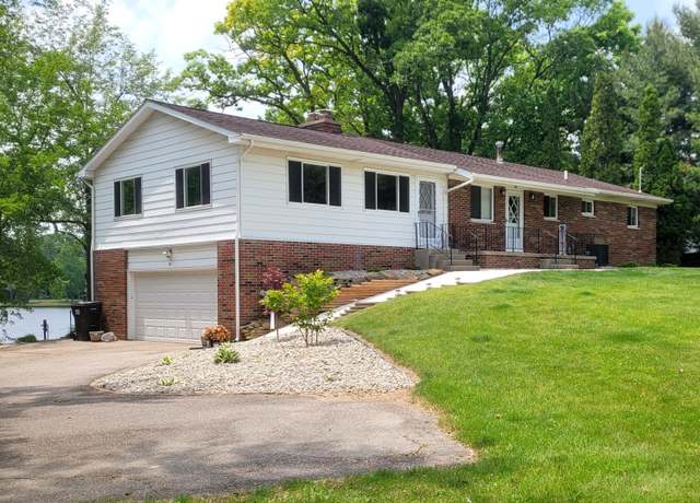 Property at 306 E Ridge Dr, Brooklyn, MI 49230, 3 beds, 2 baths