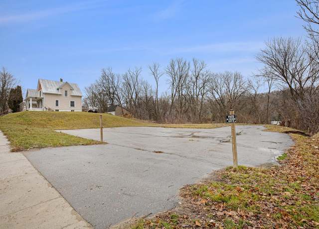 Property at 524 W Lincoln Ave, Ionia, MI 48846