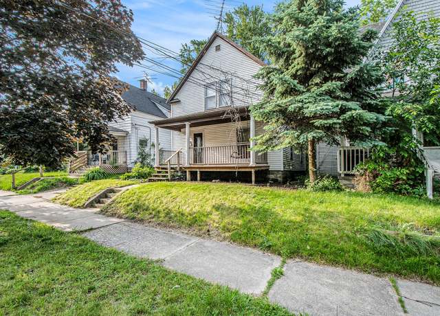 Property at 114 Dale St NE, Grand Rapids, MI 49505, 3 beds, 1.5 baths