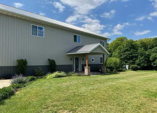 Property at 55050 Gards Prairie Rd, Cassopolis, MI 49031, 5 beds, 3.5 baths