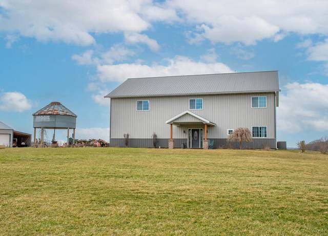 Property at 55050 Gards Prairie Rd, Cassopolis, MI 49031, 5 beds, 3.5 baths