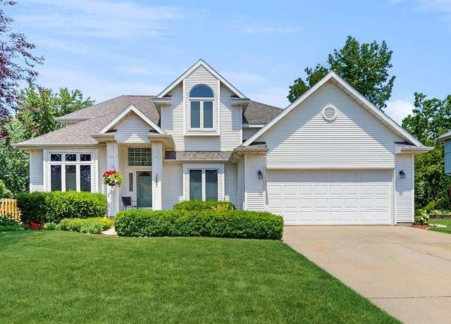 Property at 3823 Madison Ave, Bridgman, MI 49106, 3 beds, 2.5 baths
