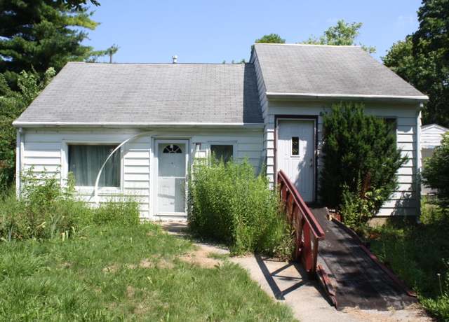 Property at 1349 Marlborough Dr, Ann Arbor, MI 48104, 4 beds, 2 baths