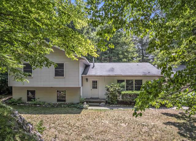 Property at 6767 Wildwood Ct, Cedar Springs, MI 49319, 4 beds, 2.5 baths