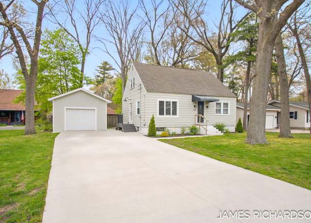 Property at 701 River St, Spring Lake, MI 49456, 3 beds, 2 baths
