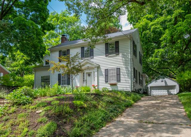 Property at 2126 Benjamin Ave, Kalamazoo, MI 49008, 5 beds, 2.5 baths