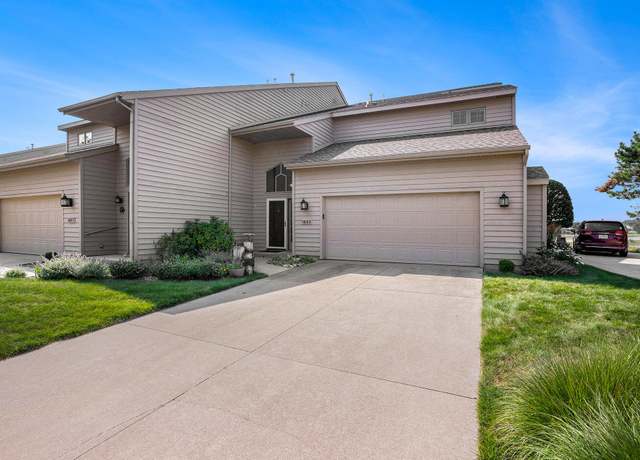 Property at 1653 E Harbour Towne Cir, Muskegon, MI 49441, 3 beds, 3 baths