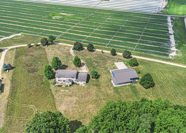 Property at 67025 46th Ave, Hartford, MI 49057, 5 beds, 3.5 baths