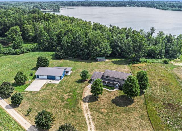 Property at 67025 46th Ave, Hartford, MI 49057, 5 beds, 3.5 baths