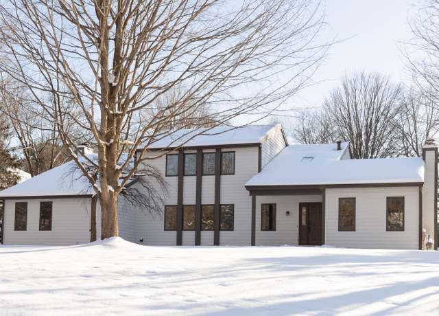 Property at 5825 Saddle Club Drive Dr, Kalamazoo, MI 49009, 5 beds, 3.5 baths