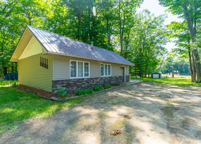 Property at 11901 187th Ave, Stanwood, MI 49346, 1 bed, 1 bath