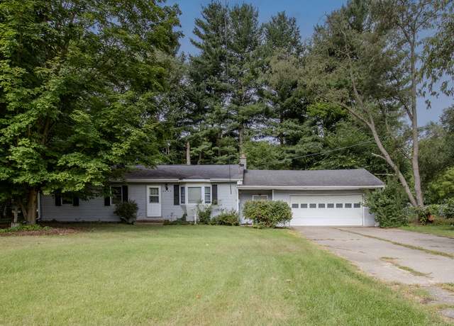 Property at 6085 Polk St, Kalamazoo, MI 49004, 3 beds, 1 bath