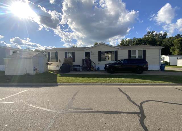 Property at 3935 Sycamore St, Jackson, MI 49201, 3 beds, 2 baths