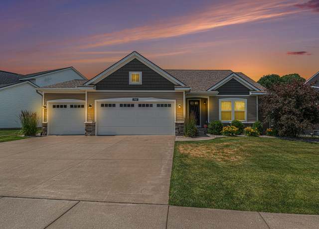 Property at 7997 Carlisle Crossing Blvd SW, Byron Center, MI 49315, 3 beds, 2 baths