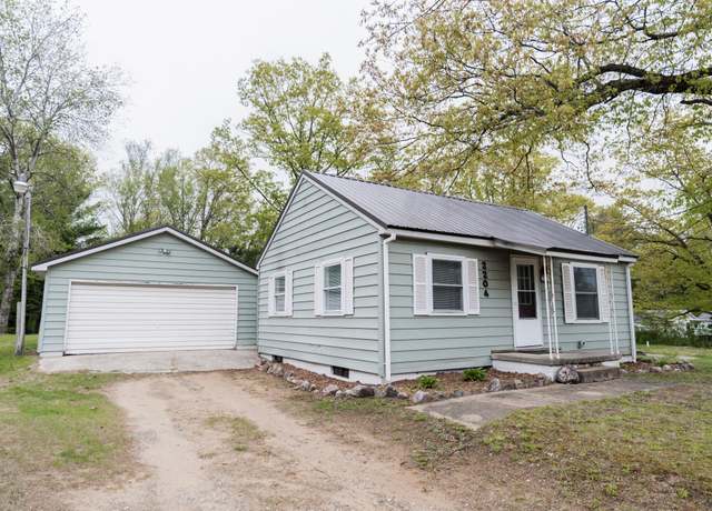 Property at 2204 W Surrey Rd, Farwell, MI 48622, 1 bed, 1 bath