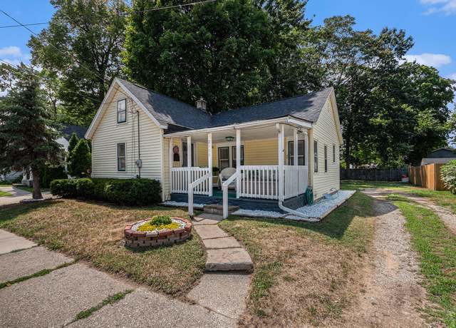 Property at 2111 Cleveland Ave SW, Wyoming, MI 49509, 3 beds, 1 bath