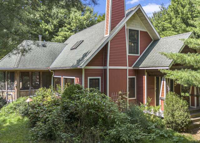 Property at 1352 Leapfrog Ln, Fennville, MI 49408, 3 beds, 3 baths
