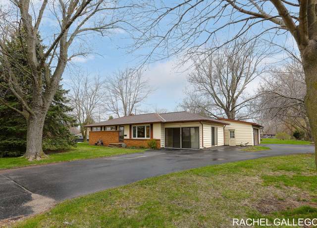 Property at 391 E 40th St, Holland, MI 49423, 3 beds, 1 bath