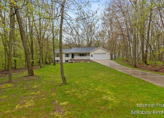 Property at 3745 Josie Ln, Middleville, MI 49333, 5 beds, 3.5 baths
