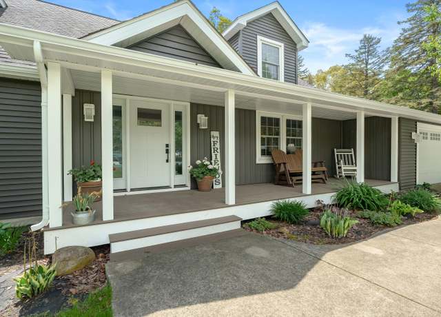 Property at 304 Arnstrom Dr, Gobles, MI 49055, 4 beds, 2.5 baths