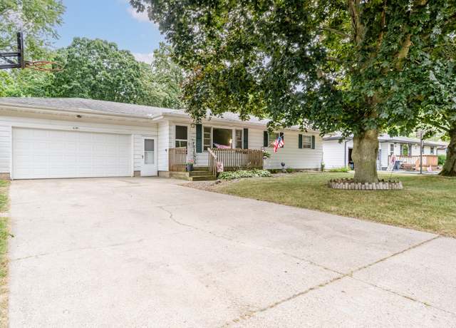 Property at 1395 Wilshire Ter, St. Joseph, MI 49085, 4 beds, 1.5 baths