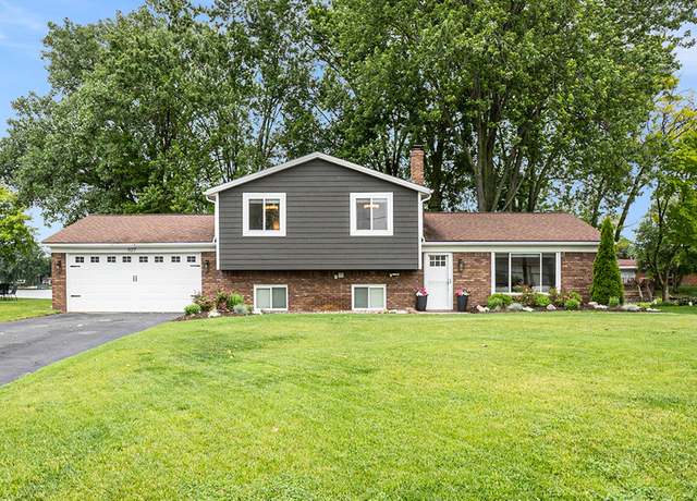 Property at 527 Berry Patch Ln, White Lake, MI 48386, 3 beds, 1.5 baths
