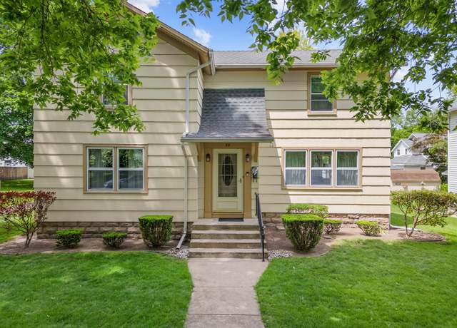 Property at 88 S Manning St, Hillsdale, MI 49242, 3 beds, 1.5 baths