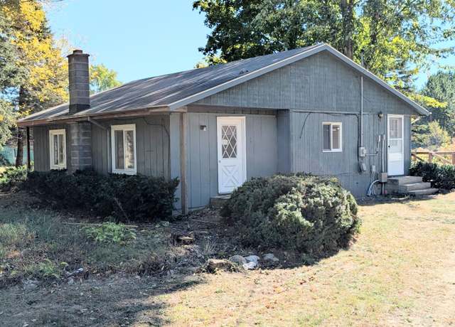Property at 11700 Stultz St, Rockford, MI 49341, 2 beds, 1.5 baths